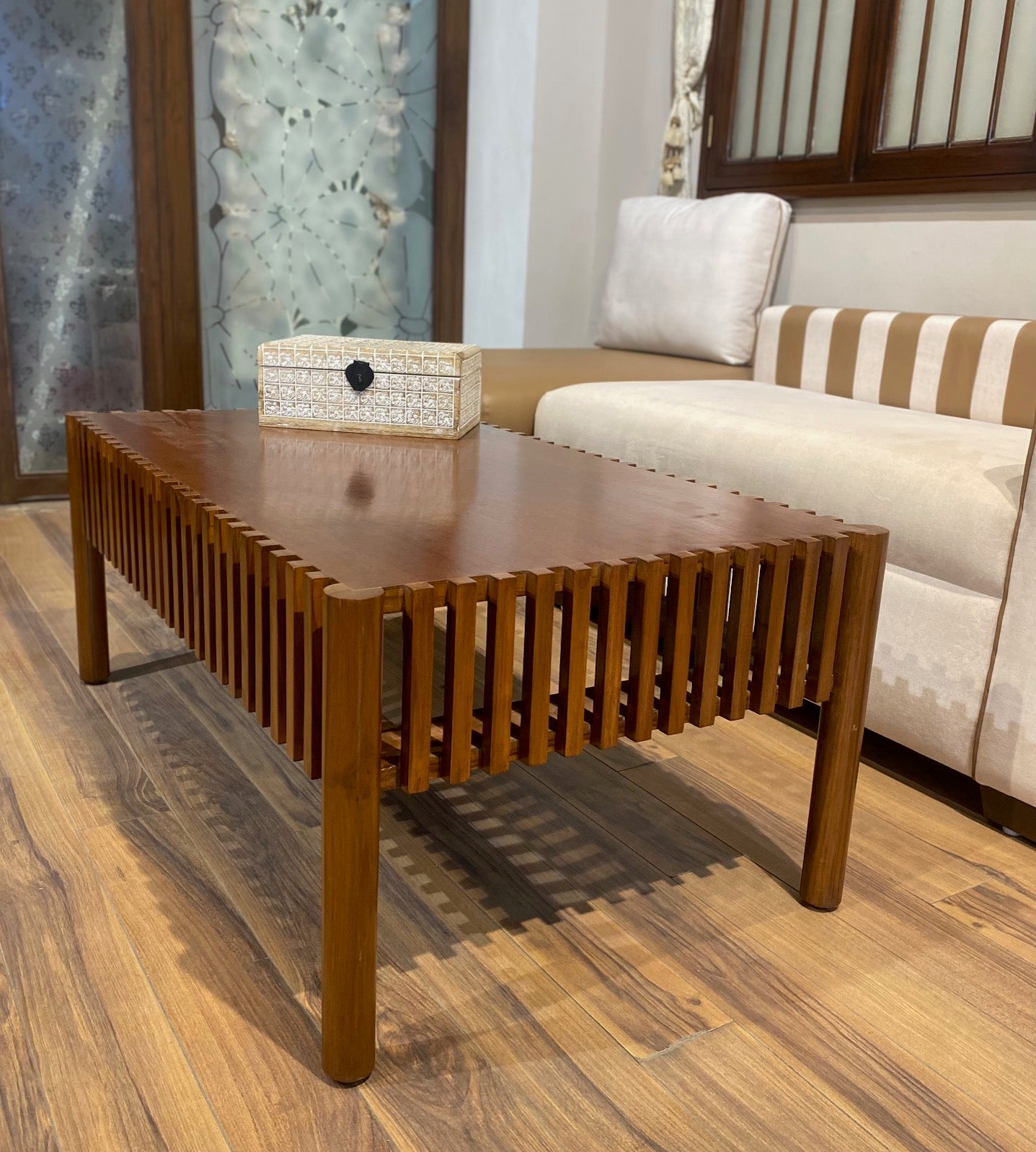 AM 2024 Centre table