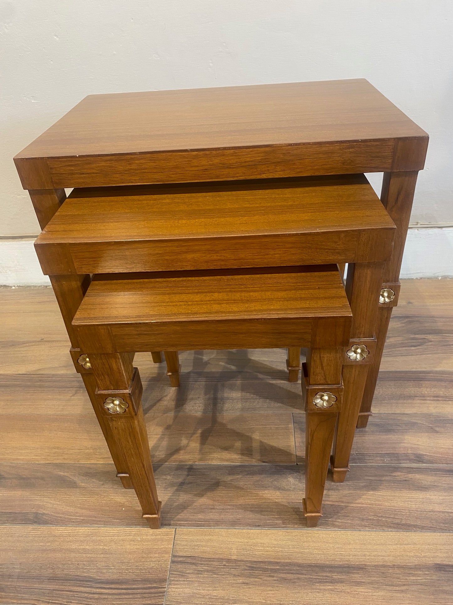 AM Nested wood tables