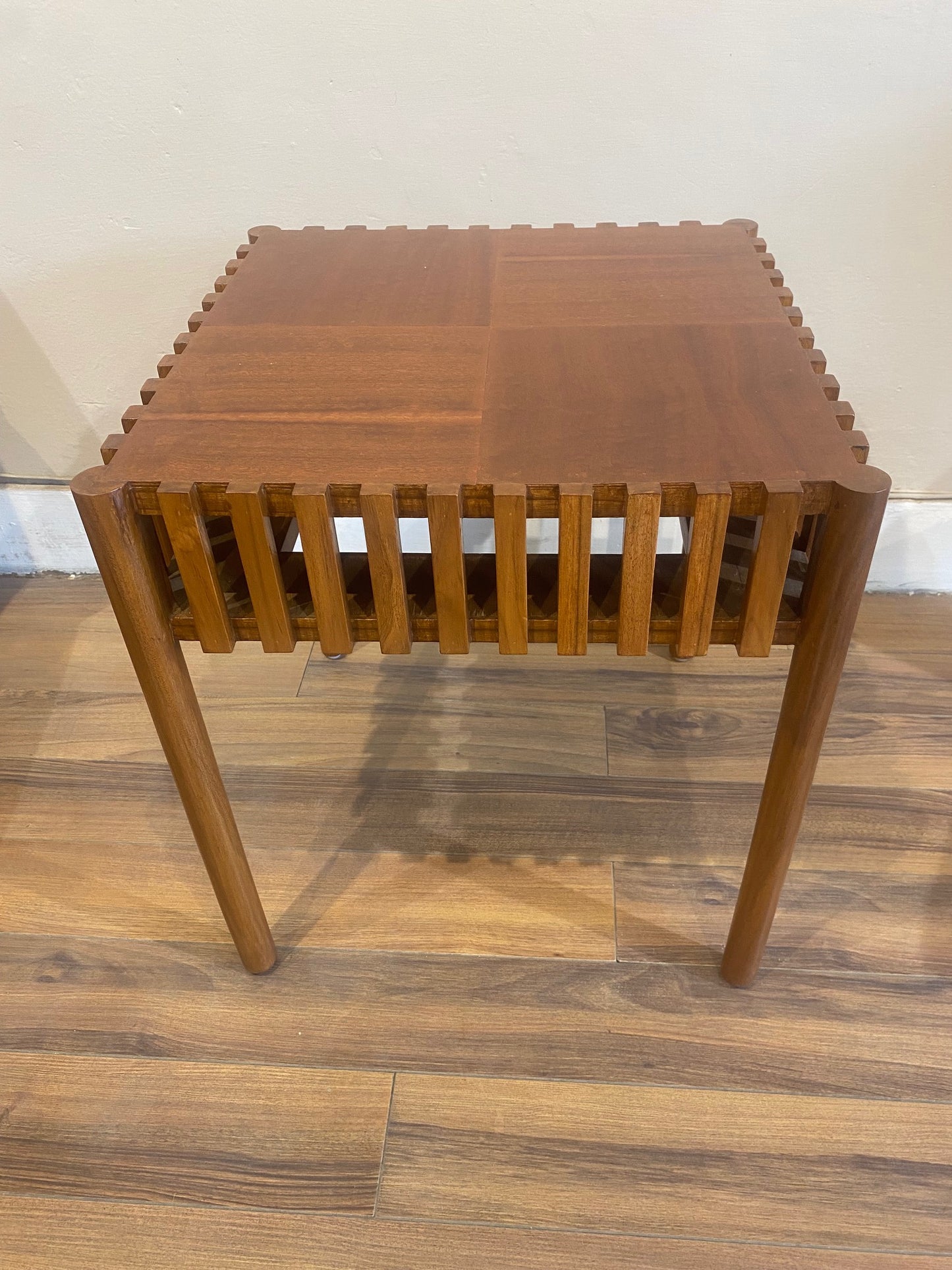 AM 2024 Wood side table
