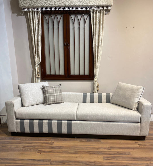 AM 2024 Lounge Sofa
