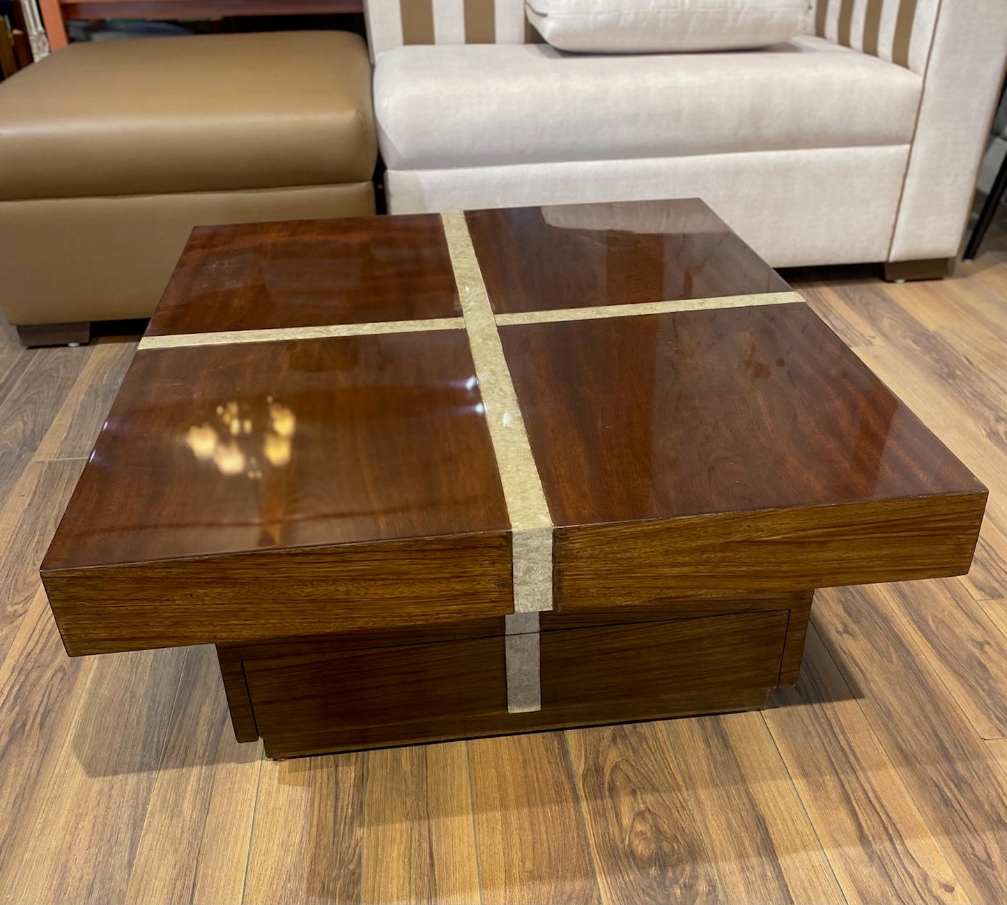 AM 2024 Coffee Table