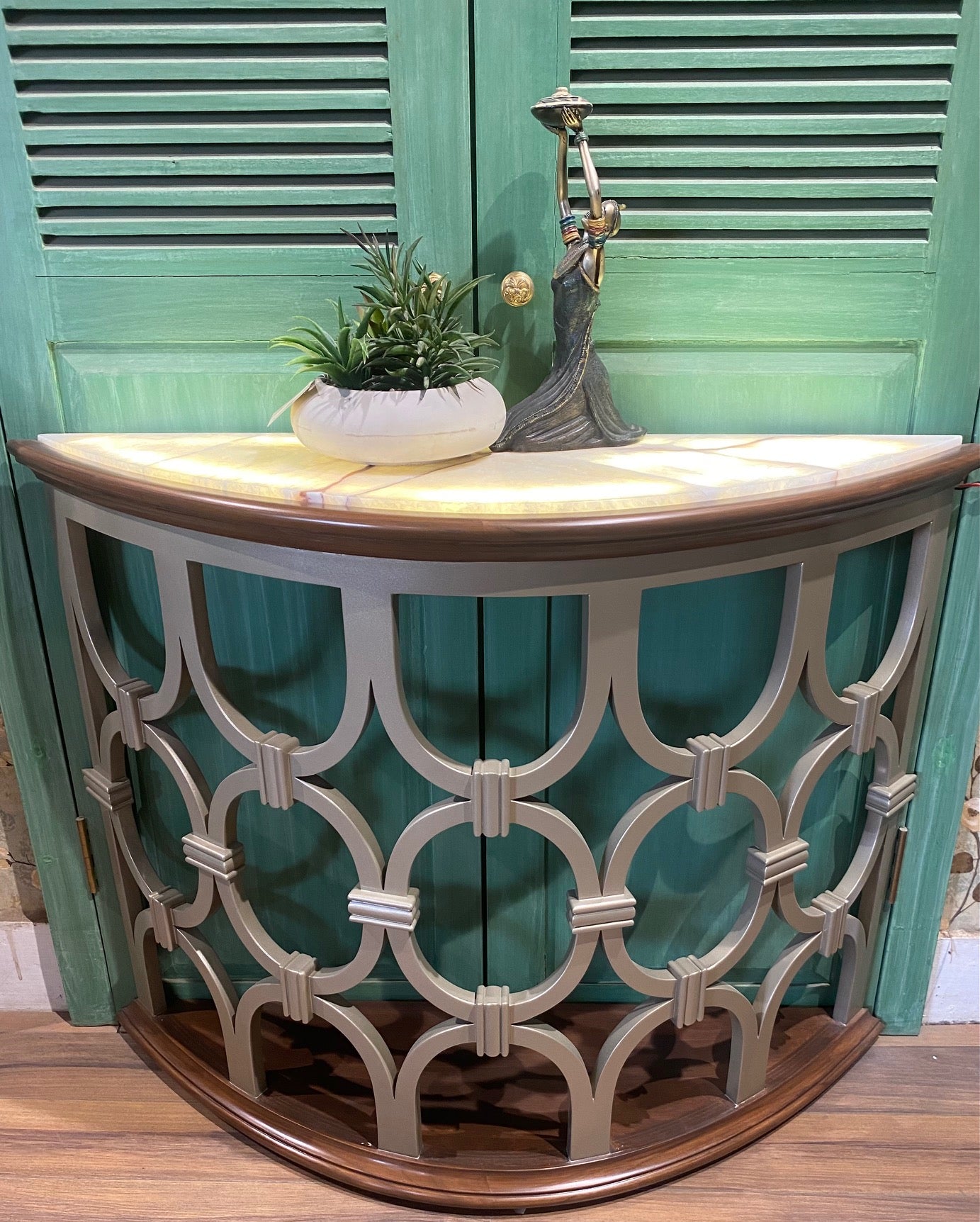 AM 2024 Onyx top carved console
